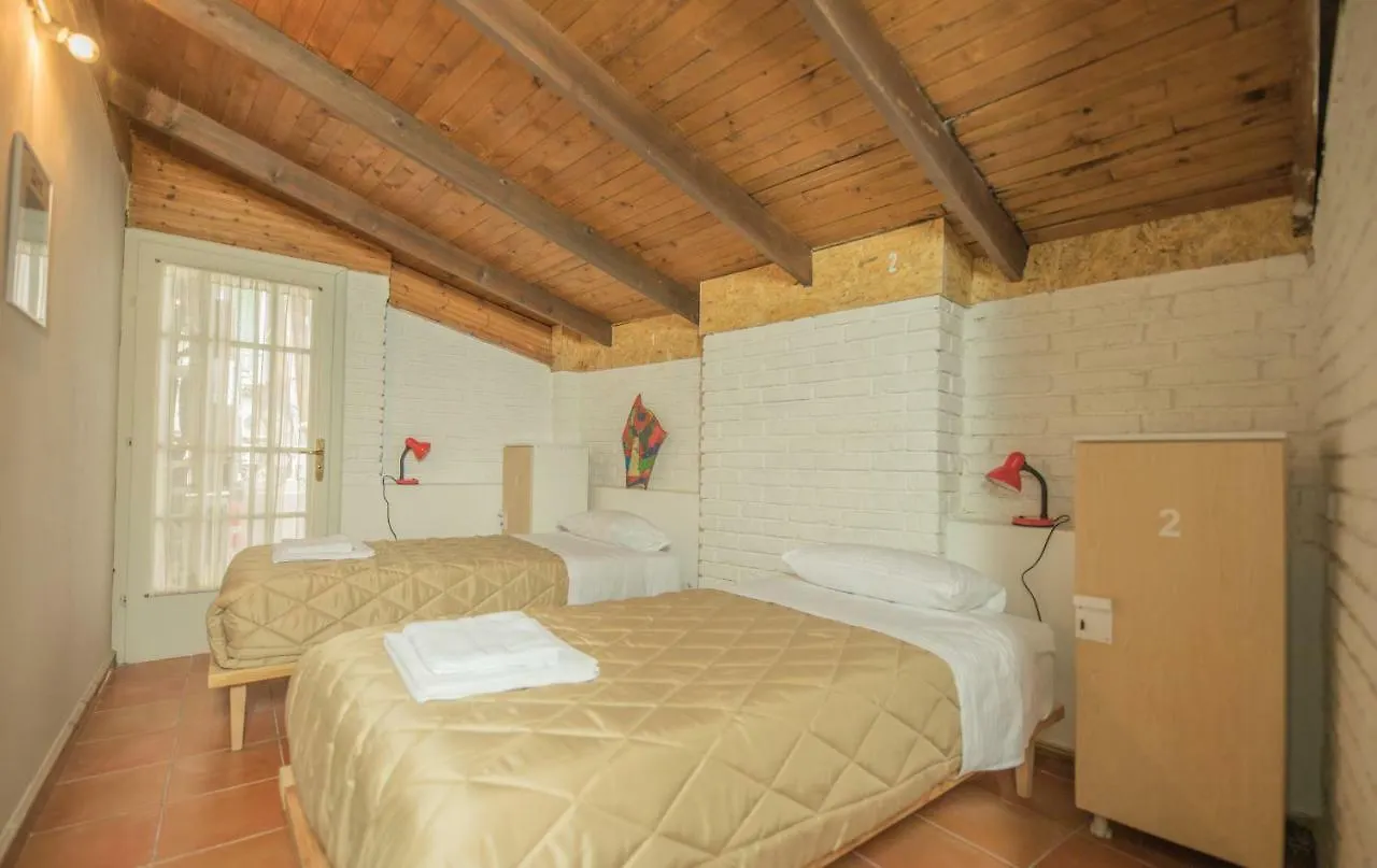 Hostel Mosaic Home Tirana